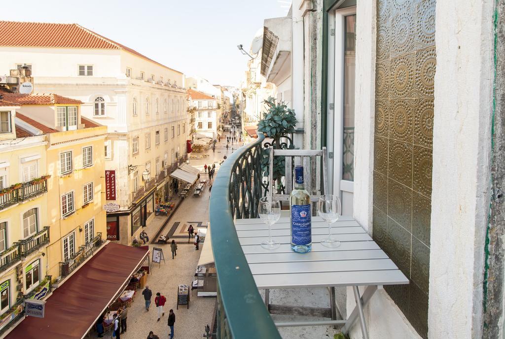 Chic 1-bed Flat With Balcony, View And Workspace, 5mins To Santa Justa Lift Apartamento Lisboa